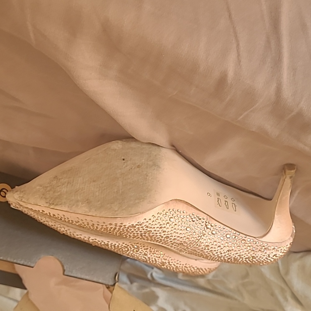 Shoes - Picture 3 of 8